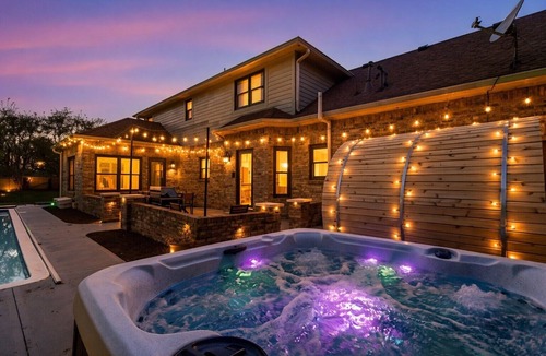 Greenwood House | Luxury 5BR Sleeps 24, Dome, Pool, Sauna,Pets