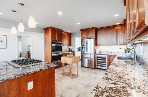Show Low House | Luxury 6-bedroom home with View, Arcade Table, Fire table, Jet tubs, Deck, Wi-Fi