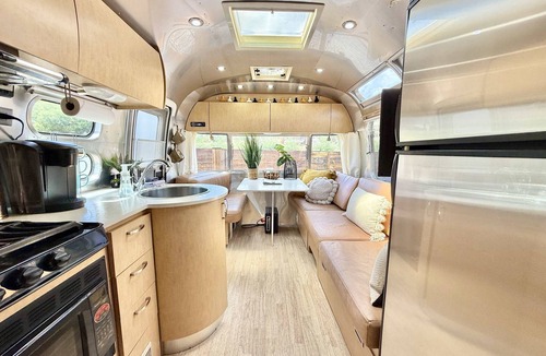 Orderville House | Luxury Airstream Near Zion | Hot Tub & Views