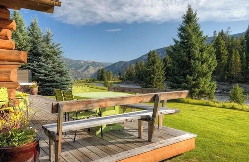 Gallatin Gateway Cabin | Luxury Along the Gallatin! Huge Spacious Cabin