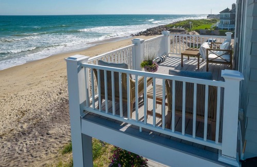 Green Hill House | Luxury Beachfront Home in Green Hill, sleeps 10