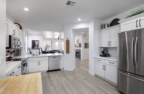 Kierland Condo | Luxury by the Kierland Commons! Heated Pool & Spa, Golf Views, an Upgraded Unit!