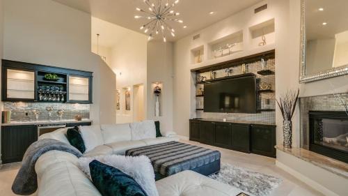 Fountain Hills House | Luxury Contemporary Sanctuary w Pool and Views