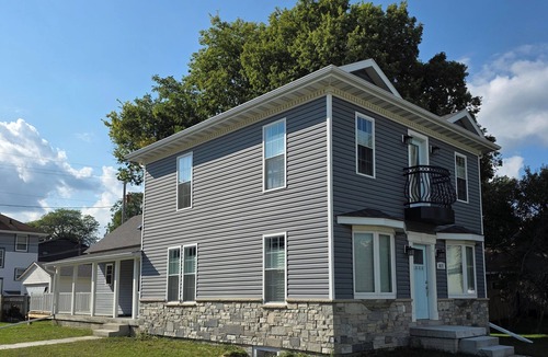 Cedar Falls House | Luxury Downtown Cedar Falls Retreat/Pool Table/Outdoor Dining/Sleeps 12