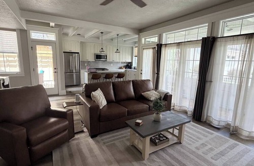 Eagle House | Luxury Farmhouse Eagle Retreat.