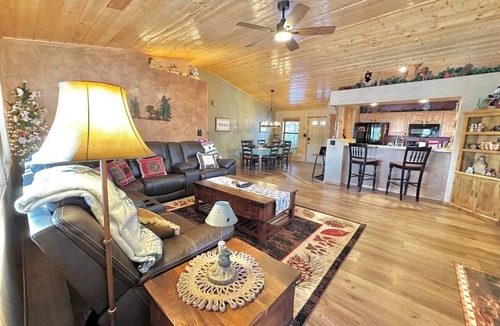 Heber Cabin | Luxury Forest Cabin | Wild Horses + Starlink