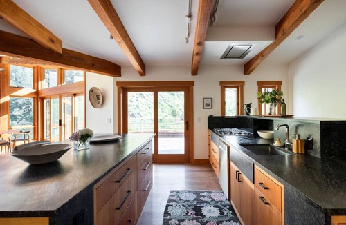 El Portal House | Luxury Home 20 Minutes to Yosemite Valley for 8