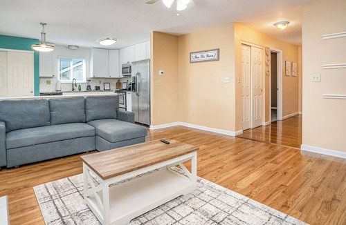 Lindenwald House | Luxury Home near Spooky Nook & Cincinnati attractions!