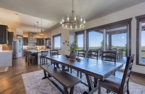 Sierra Pines House | Luxury & Incredible Views! EV Chrg, HOT TUB, POKER, 6bd 5.5ba, 1.6 Acres 4600 sq ft