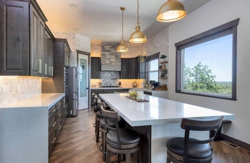 Sierra Pines House | Luxury & Incredible Views! EV Chrg, HOT TUB, POKER, 6bd 5.5ba, 1.6 Acres 4600 sq ft