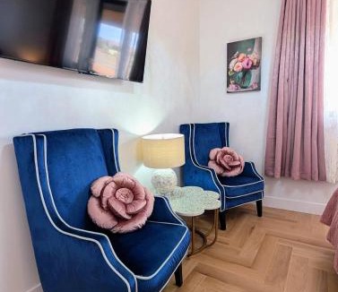 Torrey Villa | Luxury Modern 4 Bedroom House Near Capitol Reef NP Sleeps 10