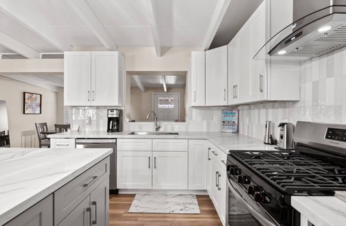 Camelback East House | Luxury Modern Mid-Century Modern 3-Bedroom Home