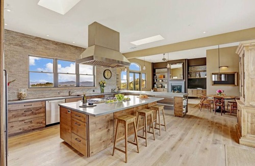 St. Helena House | Luxury Mountaintop Estate in Napa Valley