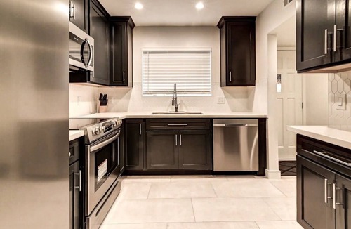 Fashion Square House | Luxury Old Town Scottsdale Townhome by Fashion Square Heated Pool BBQs Walkable