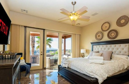 Bullhead City House | "Luxury On The Hill" w/Pool/Views/Pet-Friendly