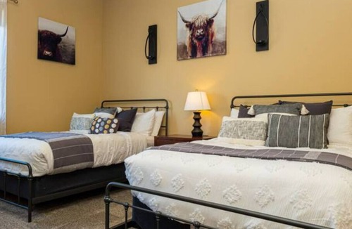 Bullhead City House | "Luxury On The Hill" w/Pool/Views/Pet-Friendly