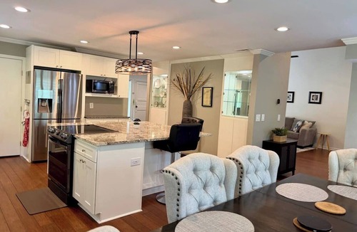 Beaufort House | Luxury Retreat | Chef’s Kitchen & Spa Bath