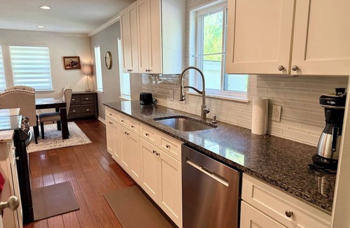 Beaufort House | Luxury Retreat | Chef’s Kitchen & Spa Bath