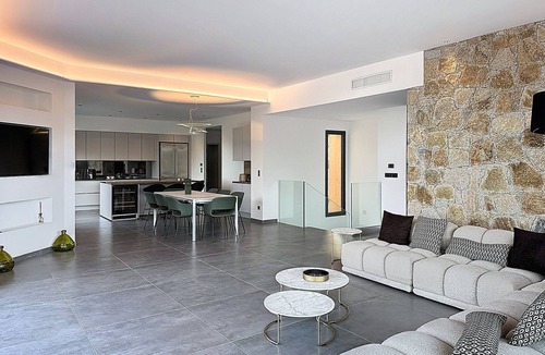 Lumio Villa | Luxury villa, infinity pool, panoramic mountain view