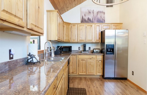 Pinetop-Lakeside Cabin | Luxury Waterfront Cabin at Rainbow Lake w/AC, Hot Tub, Game Room, Dock