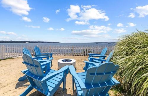 Somerset House | Luxury Waterfront Home Perfect for Family