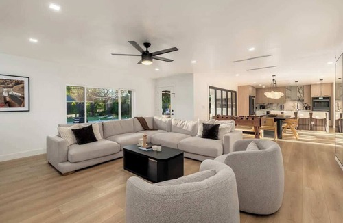 Trail West House | LuxuryOasis +HtdPool+HotTub+Fire Pit+Golf +OldTown