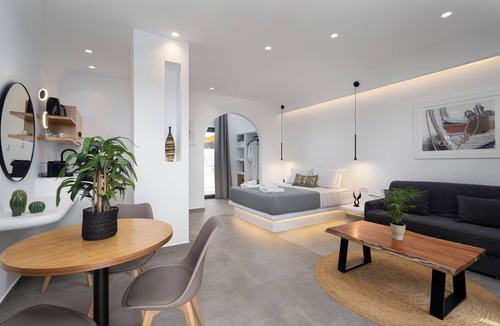 Megalochori Villa | LyMaRou Collection