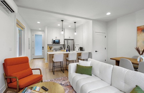 Mississippi District House | M Avenue House, steps from shops, dining, and arts