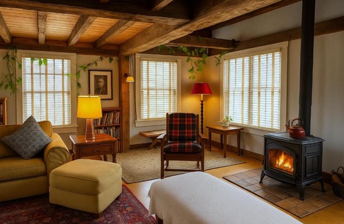 Off Broadway Hotel | Magical Post and Beam Loft Downtown Newport!