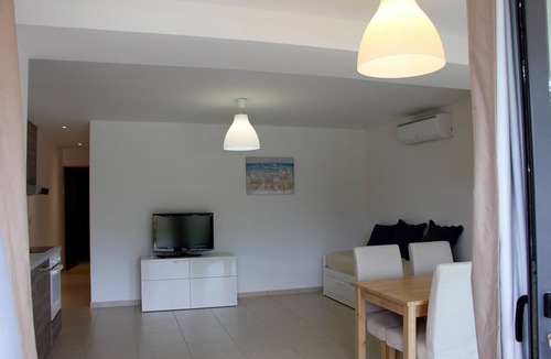 Vetricella Apartment | Magnificent T2 rental adjoining ground floor villa, private garden, 1.5km from the beaches