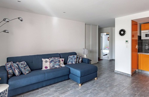 L'Ile-Rousse Apartment | Magnificent T3 with all comforts, very large terrace 10 minutes walk from the beach