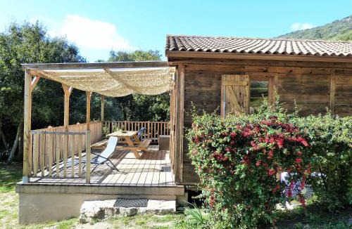 Vetricella Ski Chalet | Magnifique chalet vue mer, a quelques minutes des plages