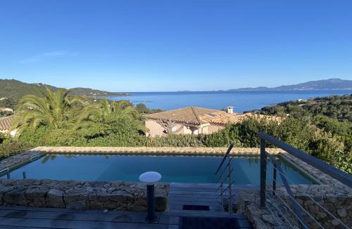 Portigliolo Villa | Magnifique villa vue mer avec piscine