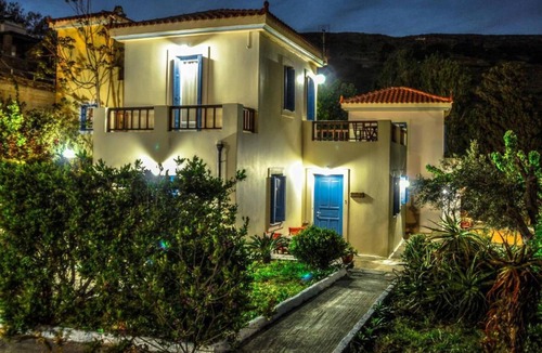 Andros Apartment | Mainades Studio - Evrypyli Serene Escape in Andros