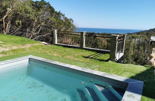 Talasani Villa | Maison avec vue sur la mer et piscine