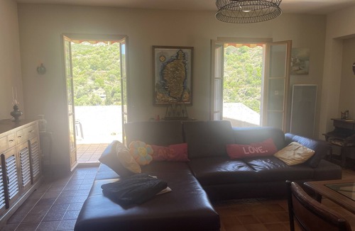 Urtaca House | Maison de Village au Calme Avec vue Dégagée