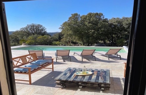Urtaca Villa | Maison récente avec piscine privée à la campagne.