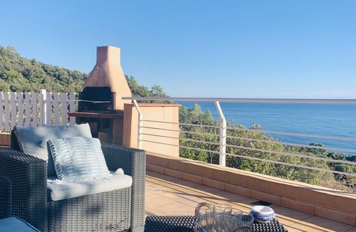 Sari-Solenzara House | Maison Spacieuse et Sereine Avec vue Imprenable sur la mer