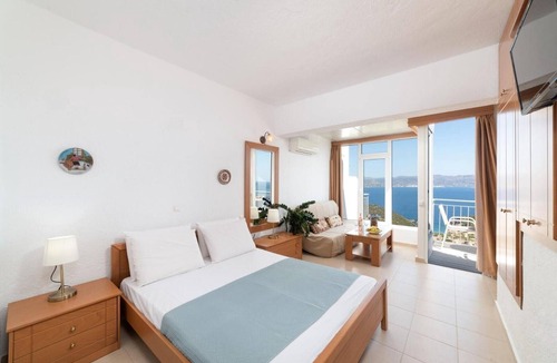 Istron Apartment | Maisonette (split-level apartment) with sea view, Wi-Fi, and air conditioning