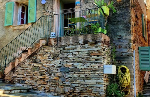 Pozzo Apartment | maisonnette dans un cadre exceptionnel entre mer et montagne