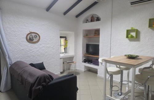 San-Gavino-di-Carbini House | maisonnette à la campagne