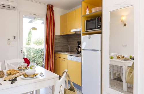 Lozari House | Maisonnette Près de la Plage | Piscine + Parking!