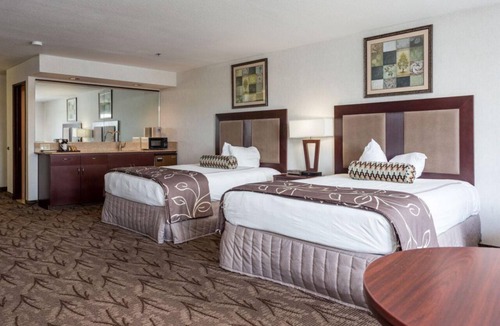 Idaho Falls Resort | MAJESTIC IDAHO FALLS, 2 LOVELY UNITS! POOL, SPA, JACUZZI!