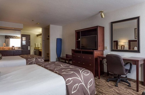 Idaho Falls Resort | MAJESTIC IDAHO FALLS, 2 LOVELY UNITS! POOL, SPA, JACUZZI!
