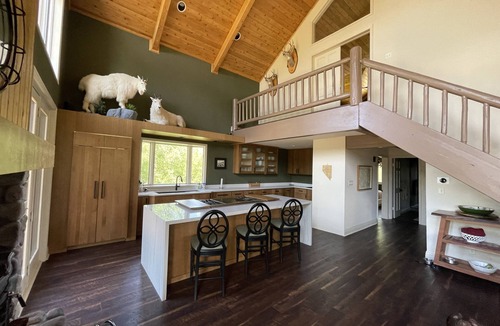 Ely House | Majestic lodge in the heart of Nevada's Great Basin