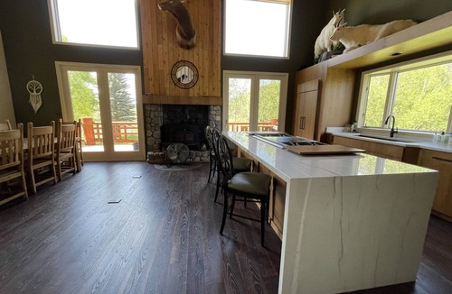 Ely House | Majestic lodge in the heart of Nevada's Great Basin