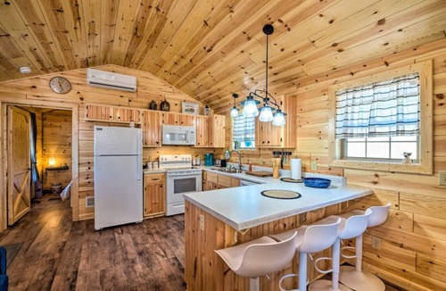 Mammoth Cave Cabin | Mammoth Cave Cabin Rentals 4 - 12.8 miles from Mammoth Cave National Park