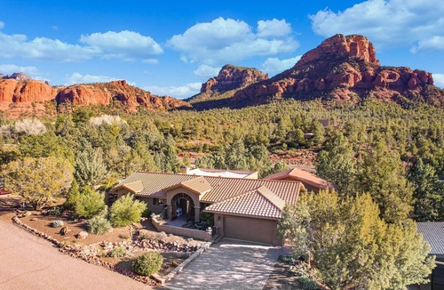Sedona Villa | Mammoth Rock Oasis-1 bd 1ba Hot Tub Free Pets