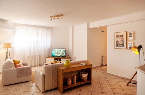 Kropia Apartment | Manolia house near beach, near airport