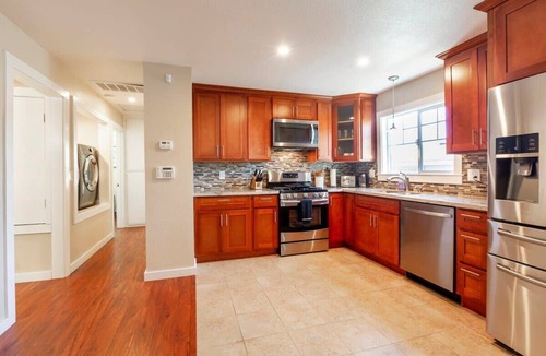Northside House | Marbella Lane Triplex San Jose 11‑Min to Levi’s